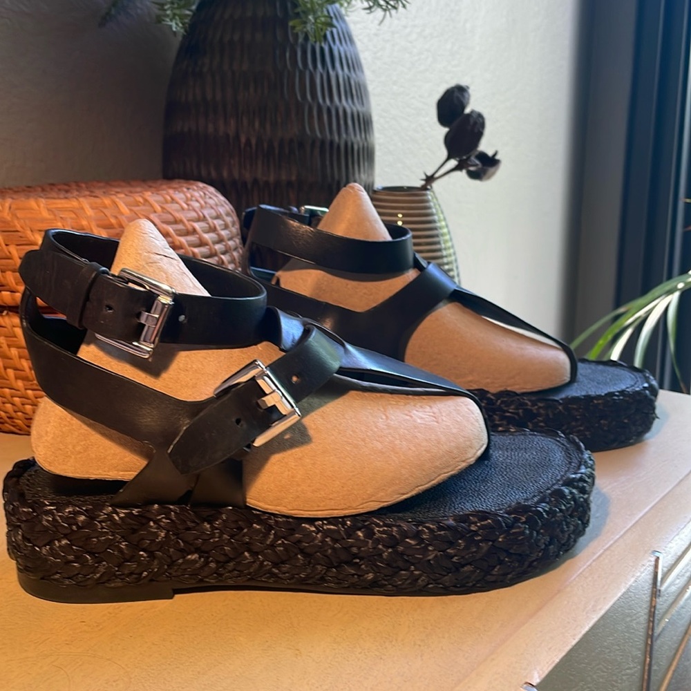 Zara sz 38 black platform ankle strap thong sandals
